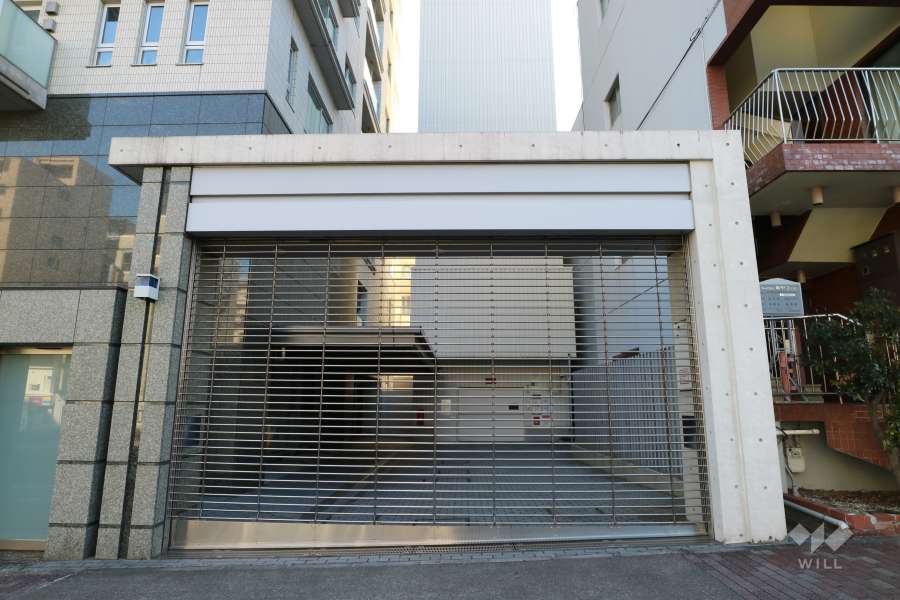 駐車場の出入口（リングシャッター付き）