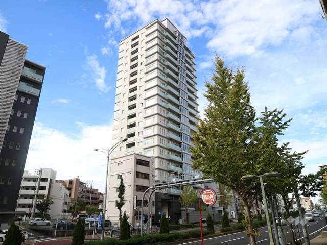 プラウドタワー覚王山の外観（北東側から）