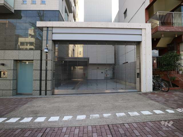 駐車場出入り口（リングシャッター付き）