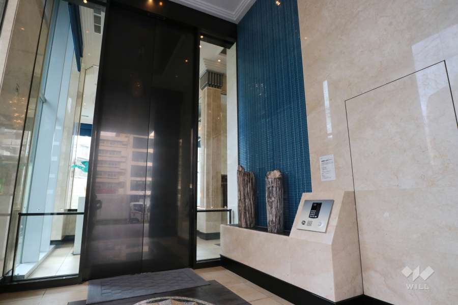 エントランスはオートロック付きです。