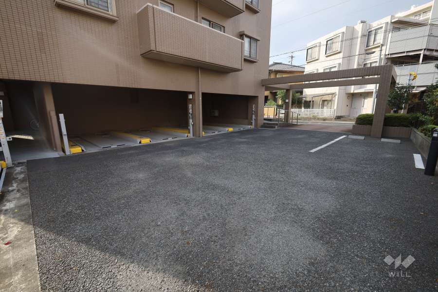 敷地内駐車場（屋外平面式・屋内機械式）