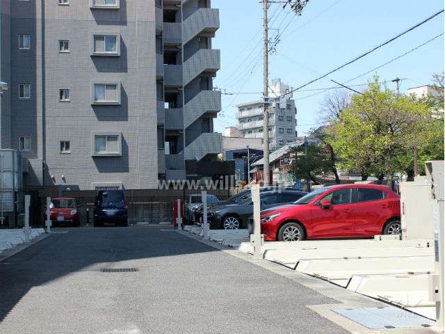 敷地内駐車場　(屋外機械式）