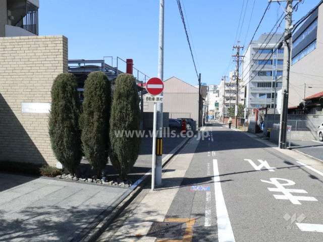 敷地北側前面道路