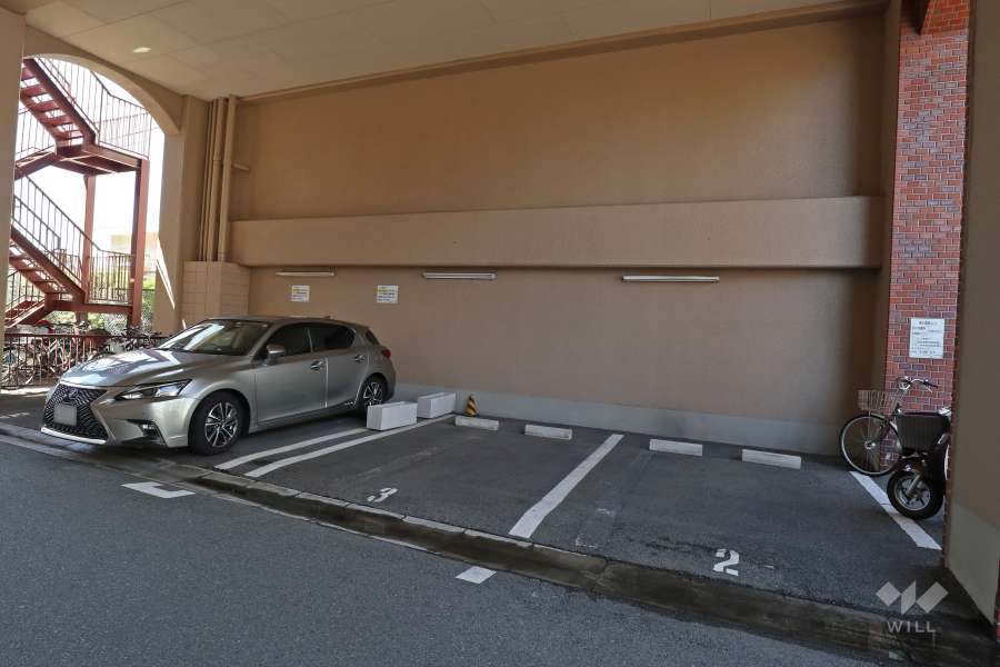 敷地内駐車場（屋内平面式）