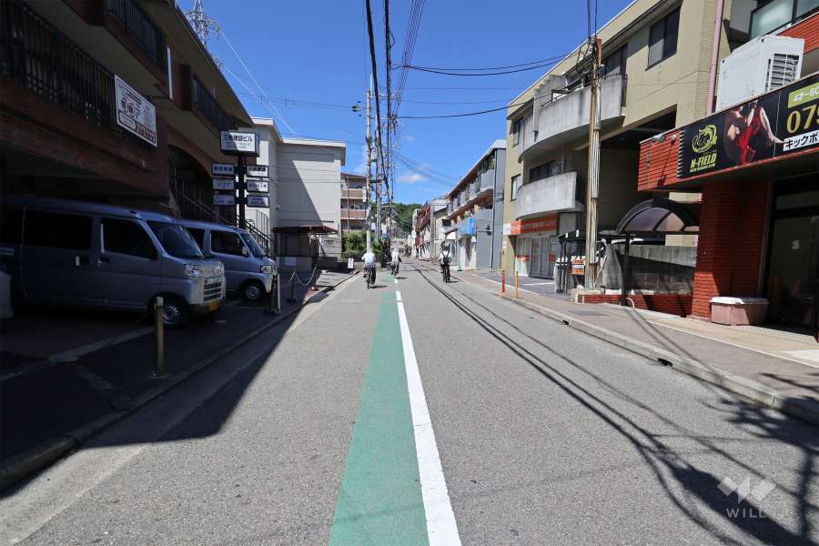 敷地北側の前面道路