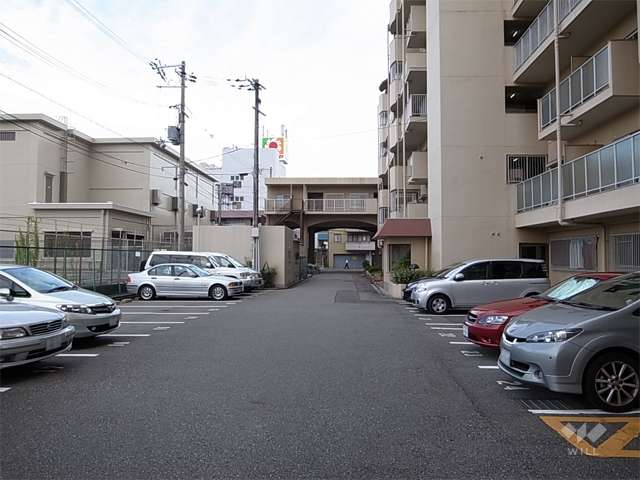 敷地内駐車場（屋外平面式）