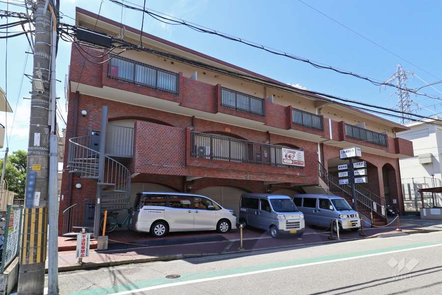 南宝塚ビューハイツの外観（北東側から）
