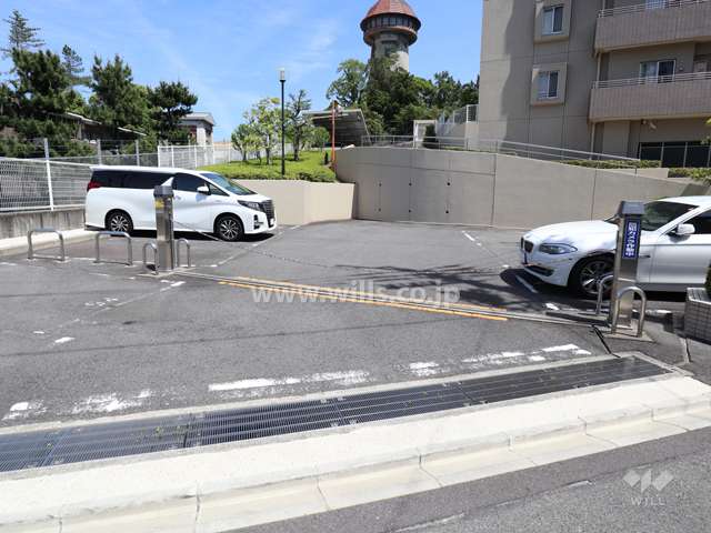 駐車場出入り口(リングシャッター付き)