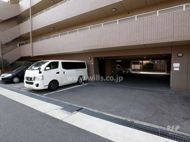 敷地内駐車場（屋外平面式又は屋内平面式）