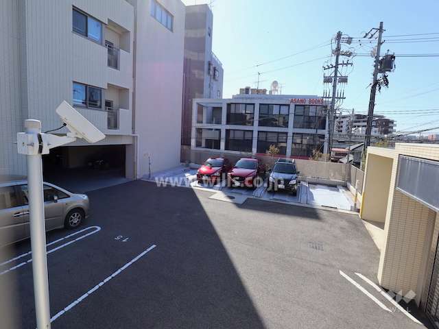 敷地内駐車場（屋外平面式）