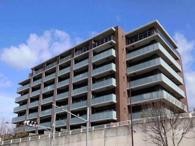 バンベール本山池園町の外観（南東側から）