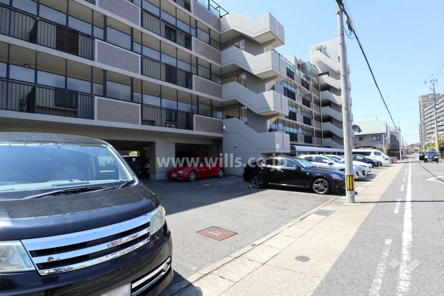 敷地内駐車場（屋外平面式）