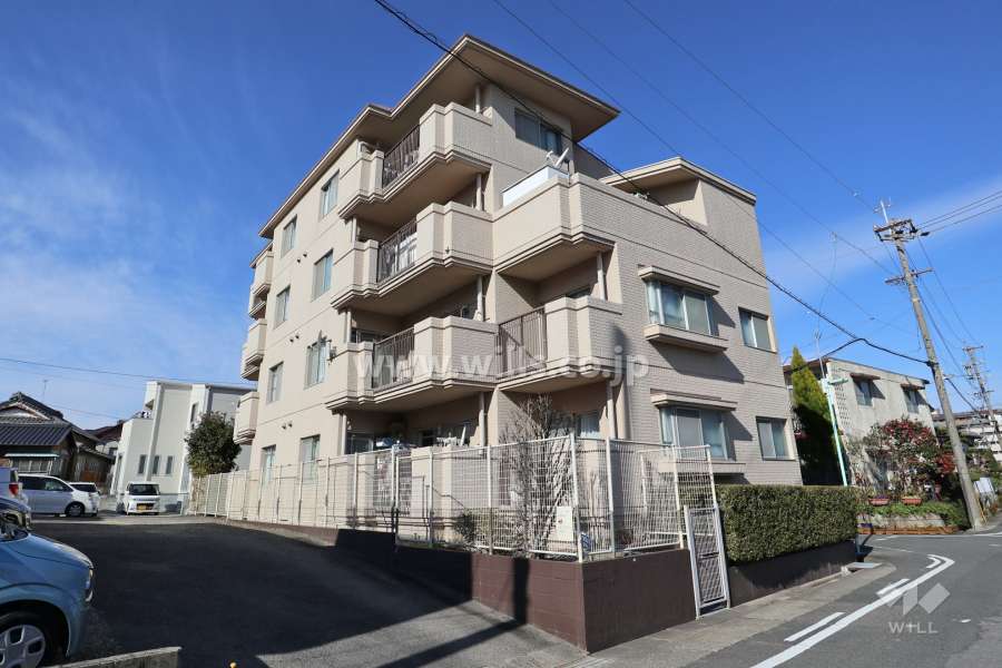 三旺マンション第5名東の外観（南東側から）