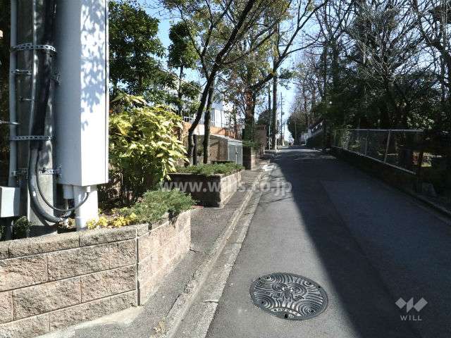 敷地南側の前面道路