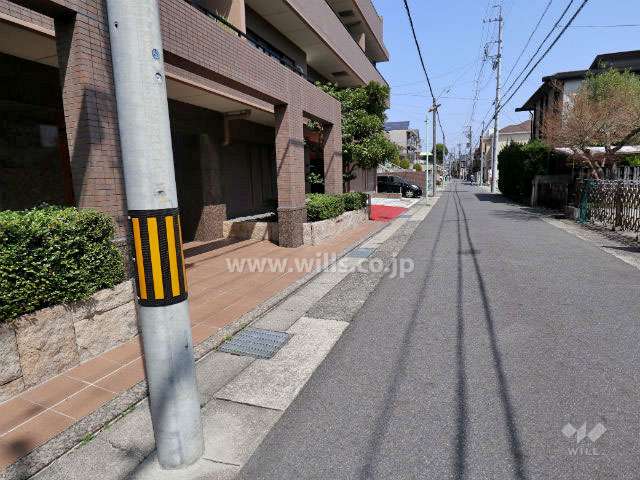 敷地南東側の前面道路