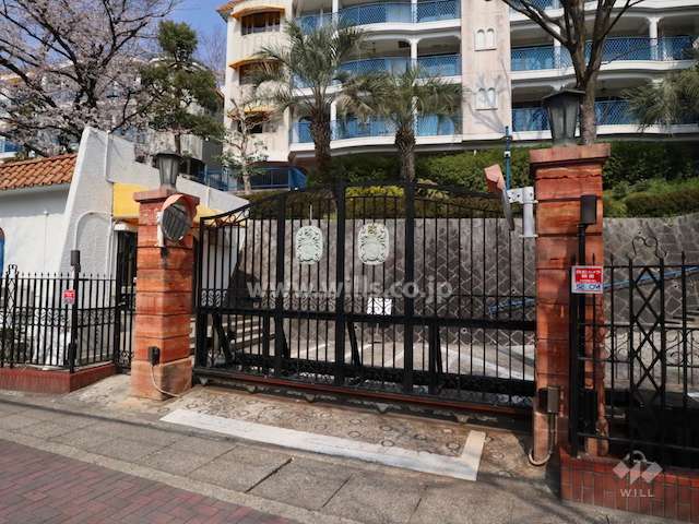 敷地入り口