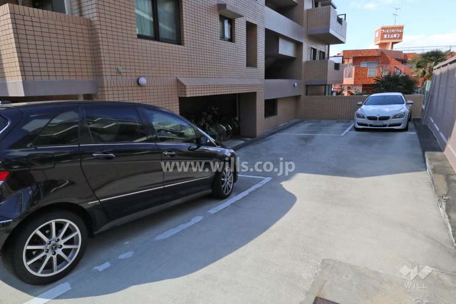 敷地内駐車場(屋外平面式)