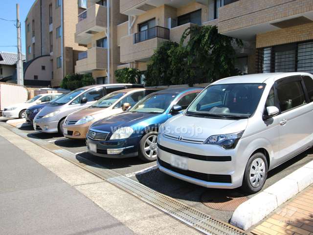 敷地内駐車場（屋外平面式）