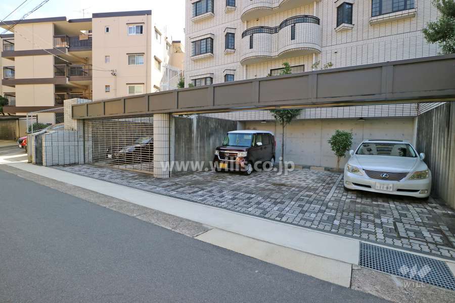 敷地内駐車場（屋外平面式）
