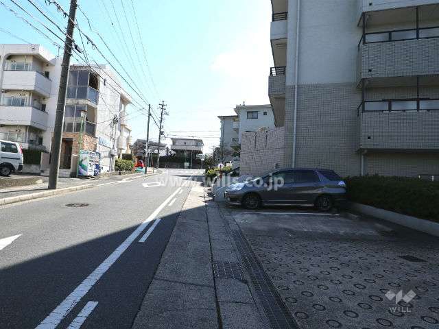 敷地東側の前面道路