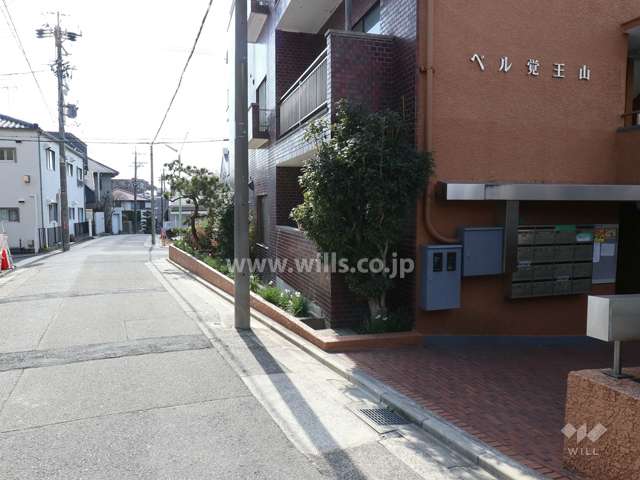 敷地東側前面道路