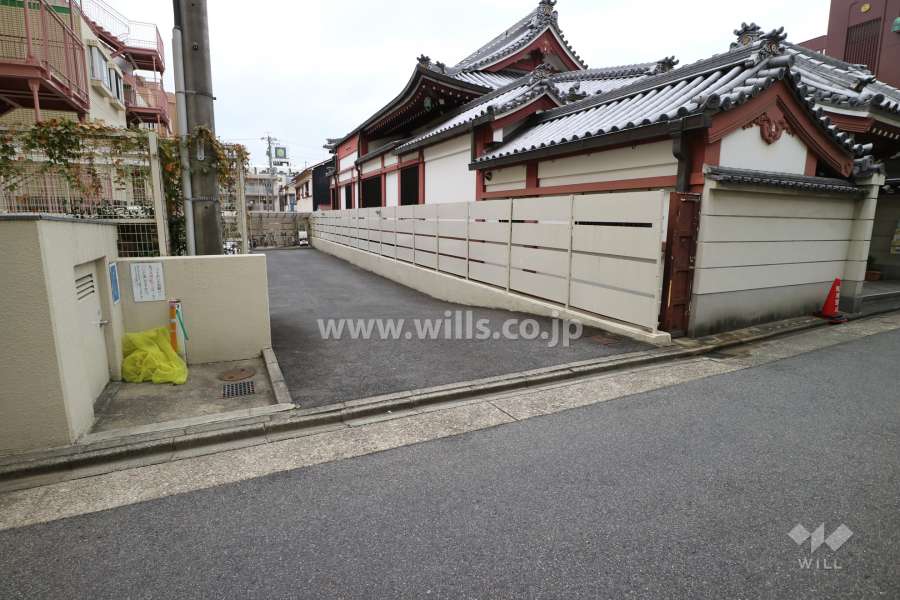 駐車場出入り口