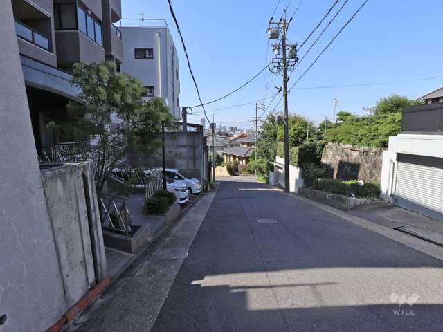 敷地北側前面道路