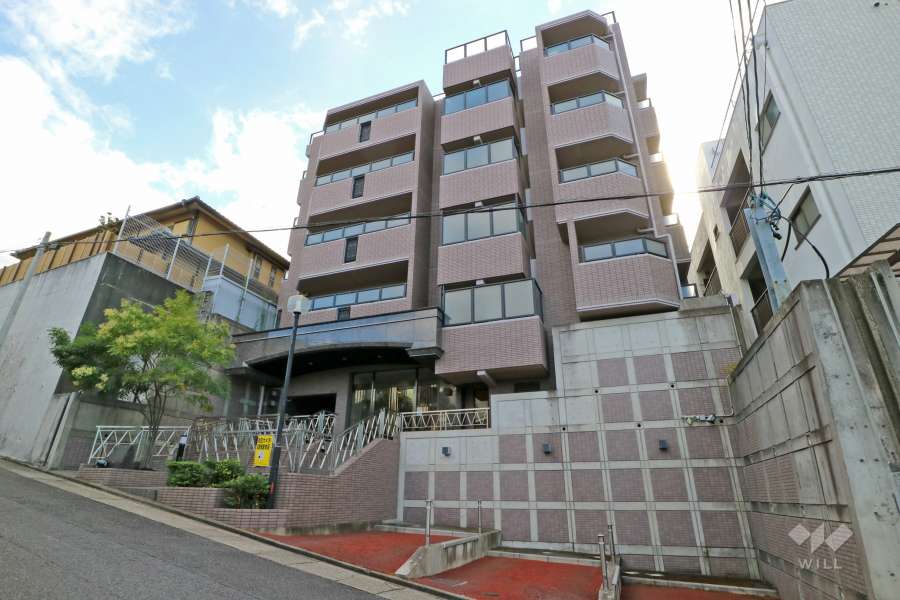 プレシアスコート覚王山の外観（北西側から）