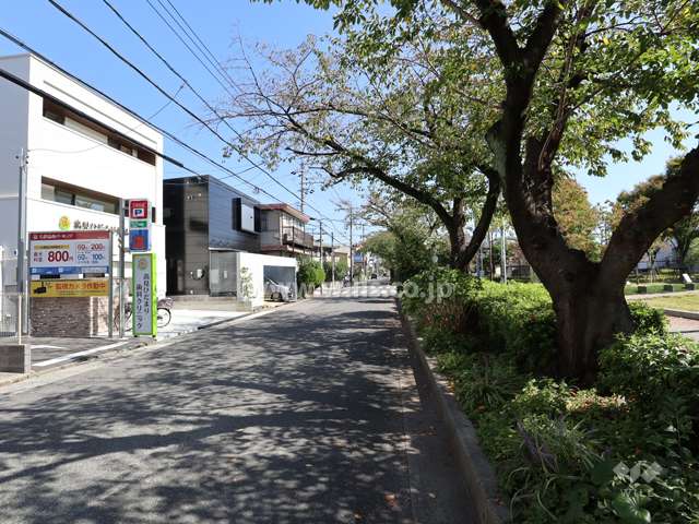 敷地北側前面道路