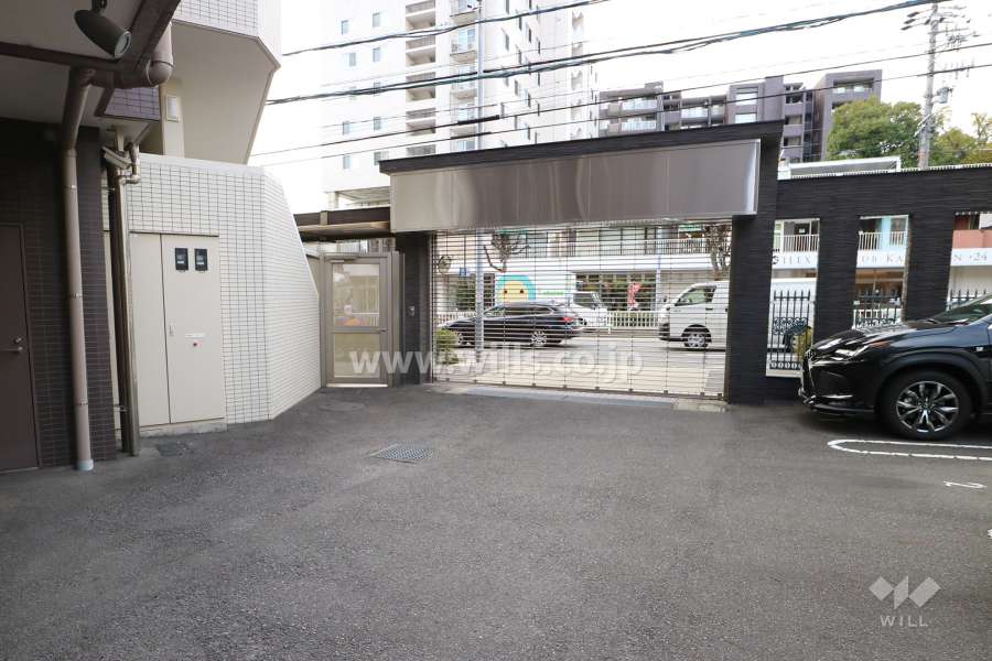 駐車場出入口