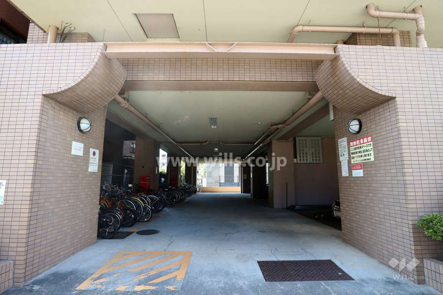 駐車場の出入り口