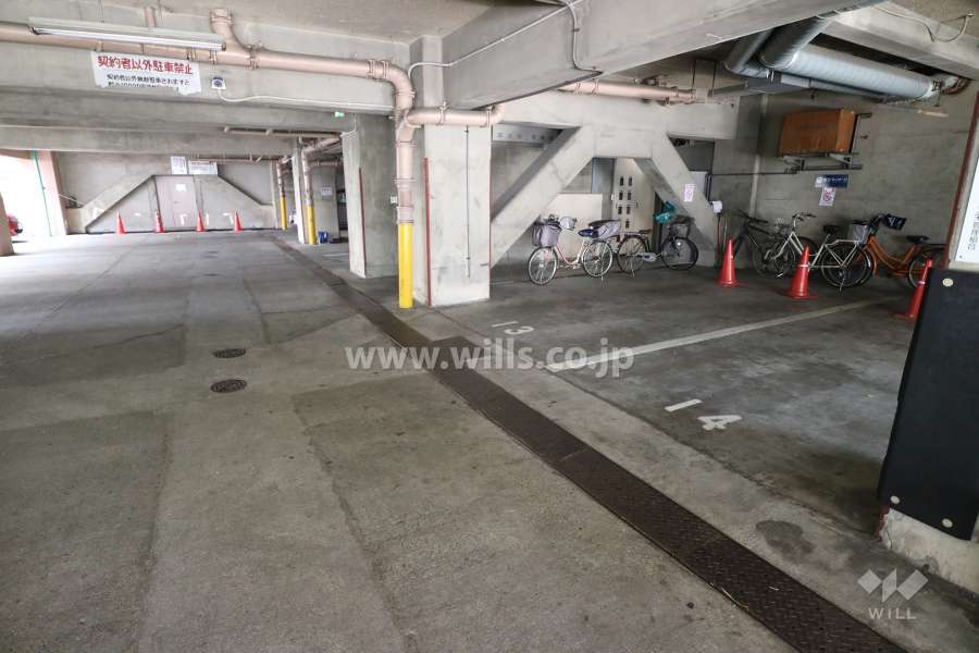 敷地内駐車場（屋内平面式）