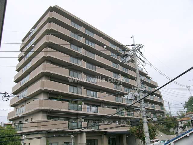 レジオン豊中千里中央の外観（南西側から）