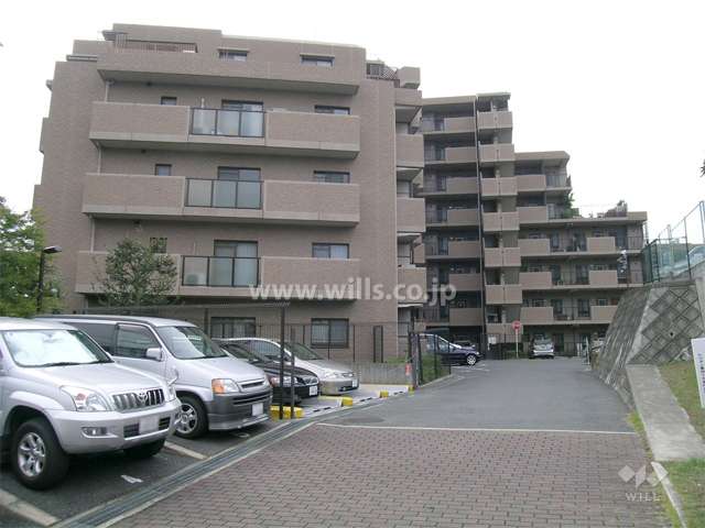 敷地南側にある小さな公園