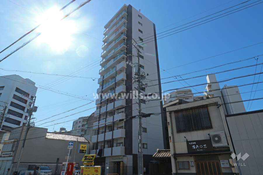 プレサンスmiu新栄の外観（東側から）