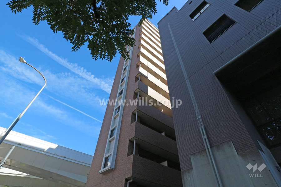 プレサンス名古屋城前の外観（南西側から）