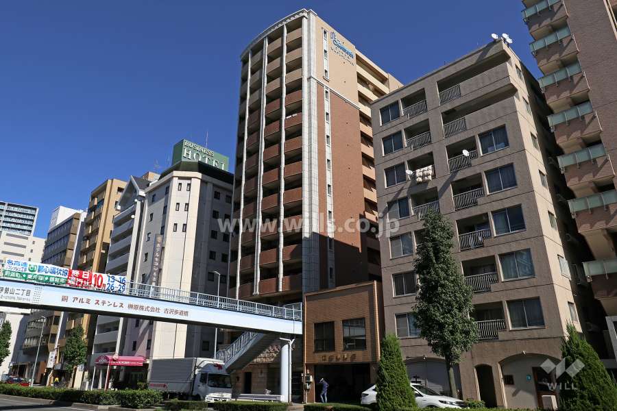 プレサンス金山グリーンパークスの外観（南西側から）