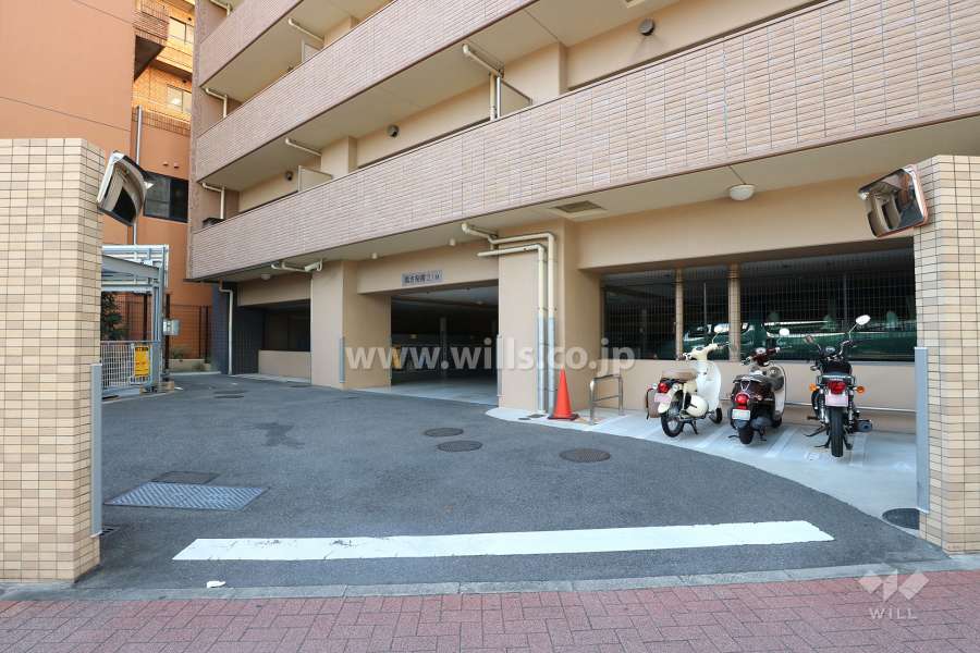 駐車場の出入り口