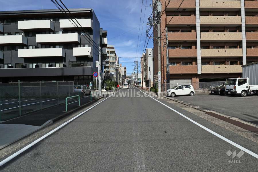 敷地北西側の前面道路