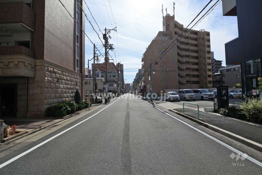 敷地北西側の前面道路
