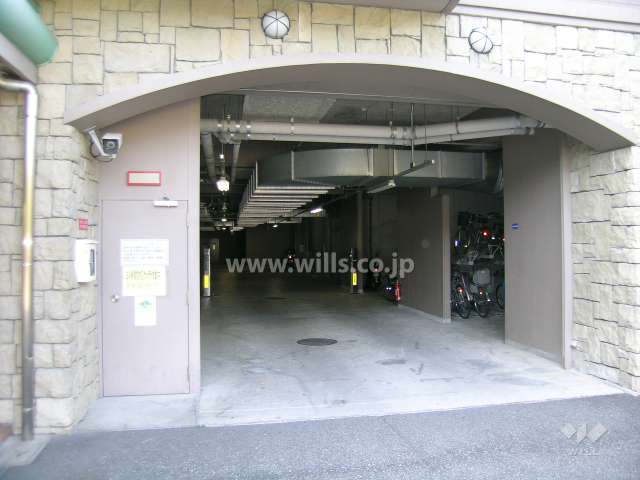 駐車場出入り口