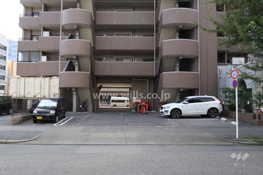 駐車場出入り口