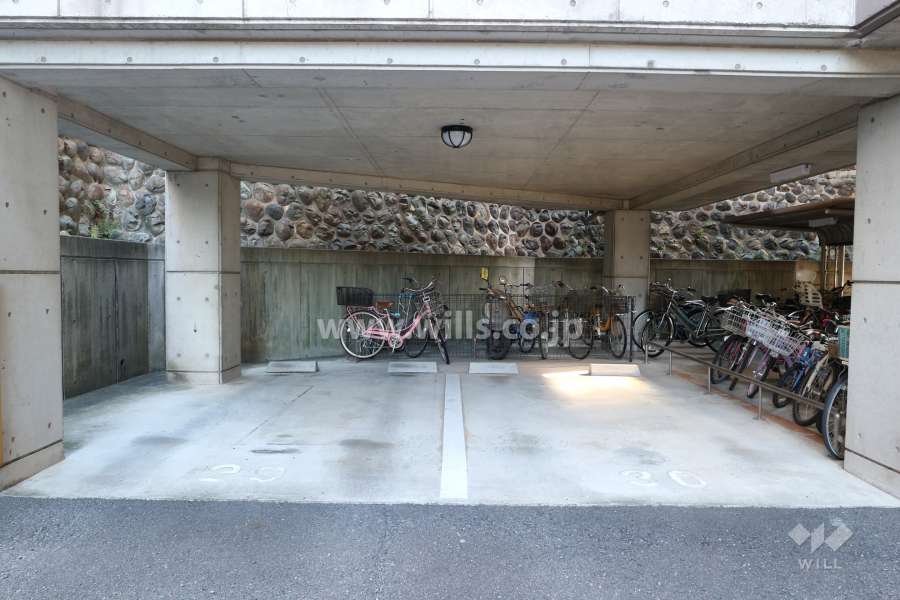 敷地内駐車場（屋内平面式）