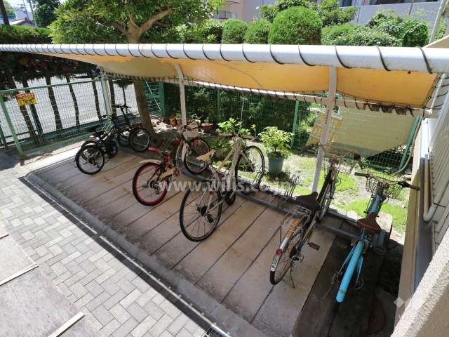 駐輪場(敷地南側)