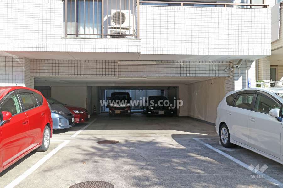 駐車場出入り口