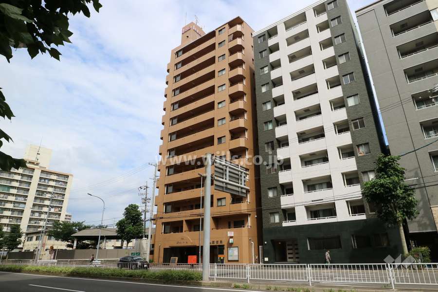 ロジェ千種の外観（南西側から）
