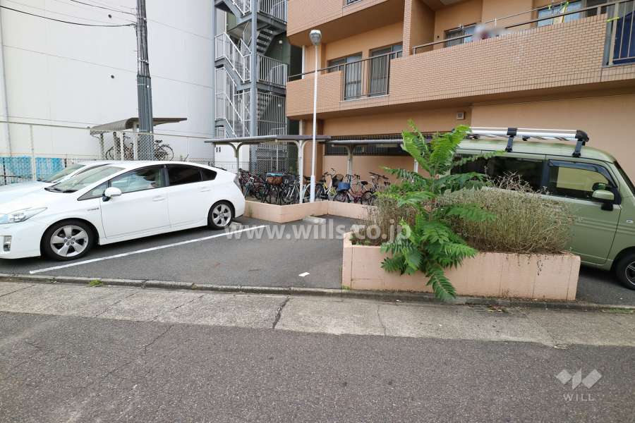 敷地内駐車場（屋外平面式）