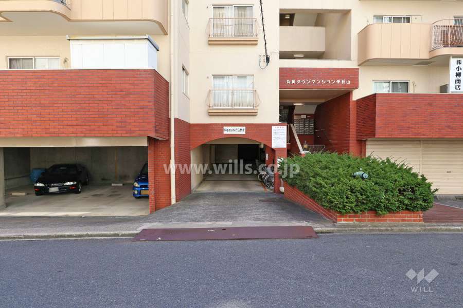 駐車場出入り口