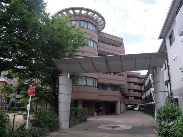 エスティ宝塚の外観（南側から）