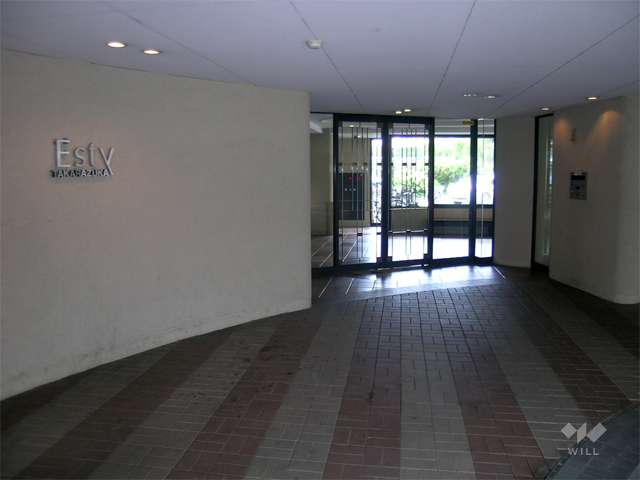 エントランスはオートロック付きです。